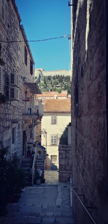 Liza'S Downtown Apartment Hvar Town Exteriör bild