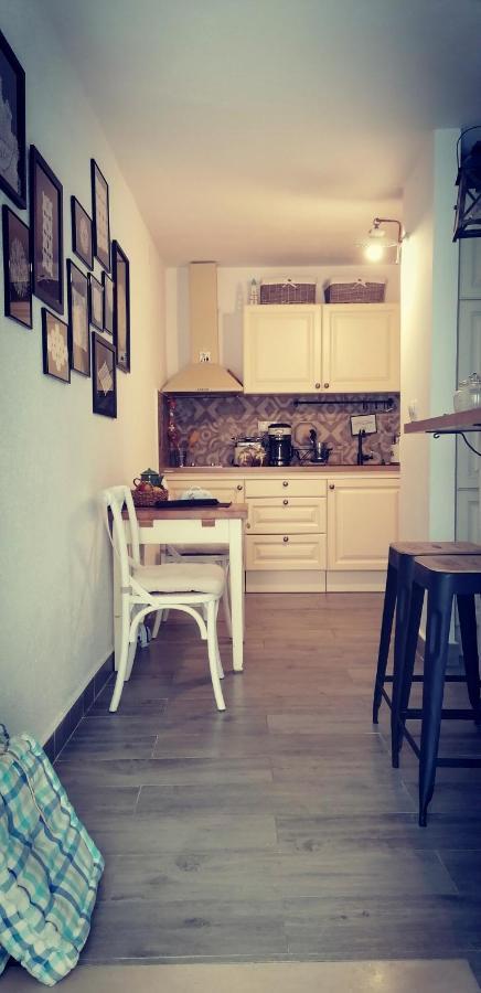 Liza'S Downtown Apartment Hvar Town Exteriör bild