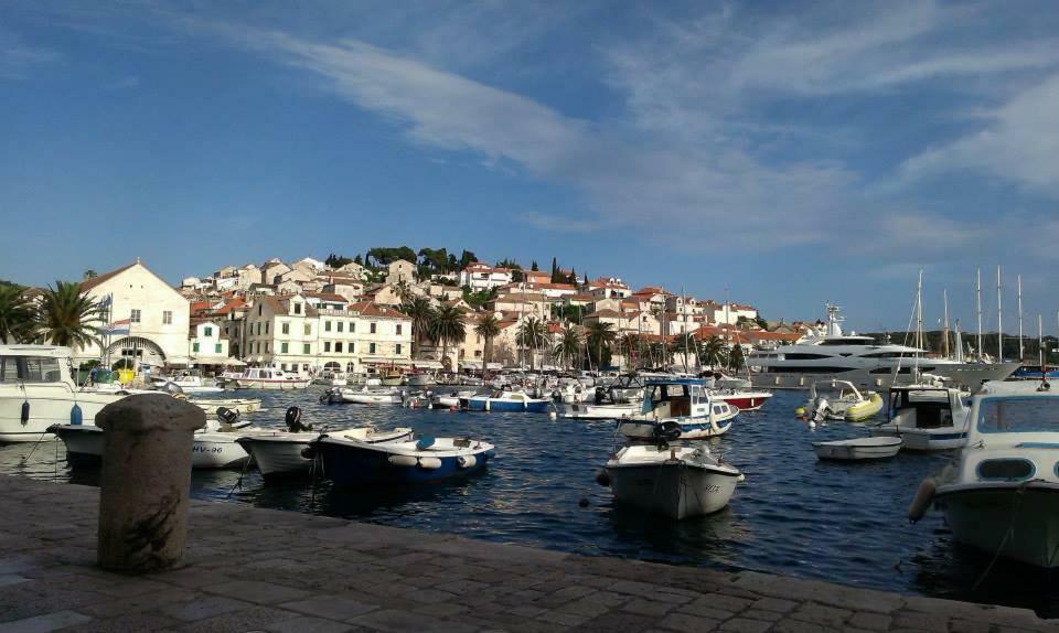 Liza'S Downtown Apartment Hvar Town Exteriör bild