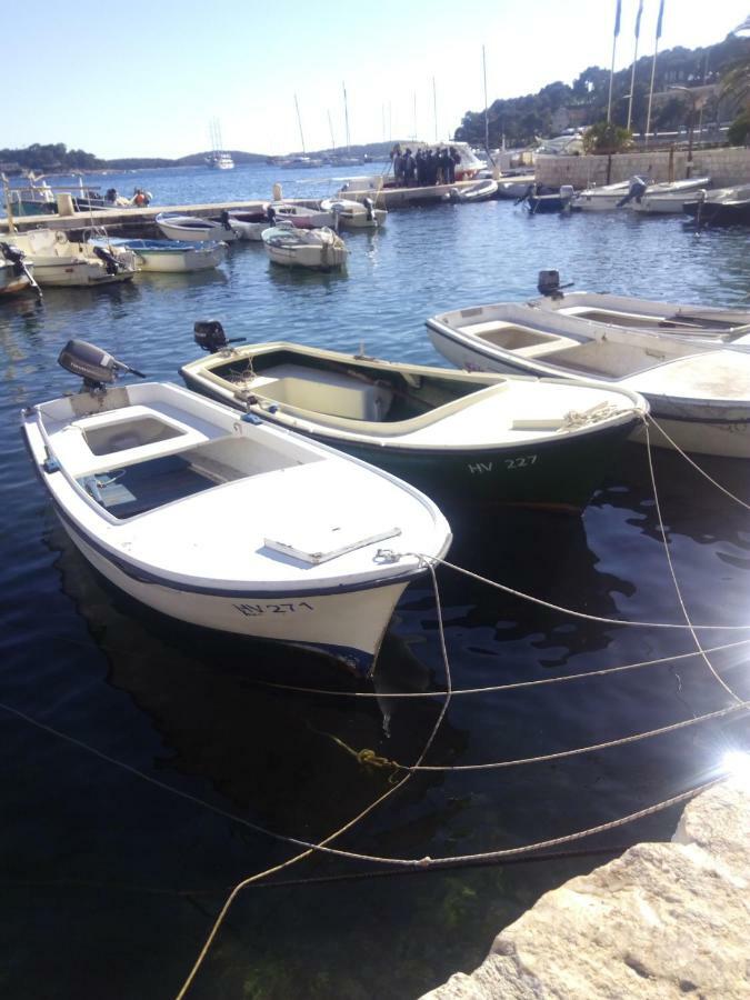 Liza'S Downtown Apartment Hvar Town Exteriör bild