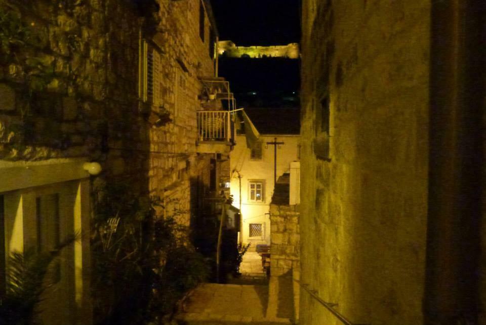 Liza'S Downtown Apartment Hvar Town Exteriör bild